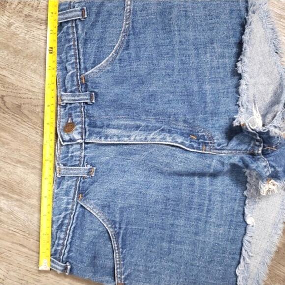 VTG Thumbs Up Cut Off Shorts High Waist 28 / 29 Frayed Hem Cheeky Small 6 8 - Picture 5 of 8